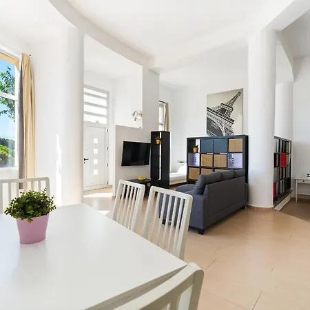 Loft Contemporary 1 Min Apartment *