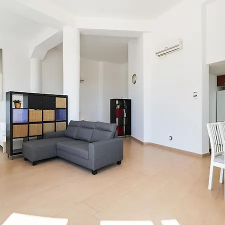Loft Contemporary 1 Min Apartment *